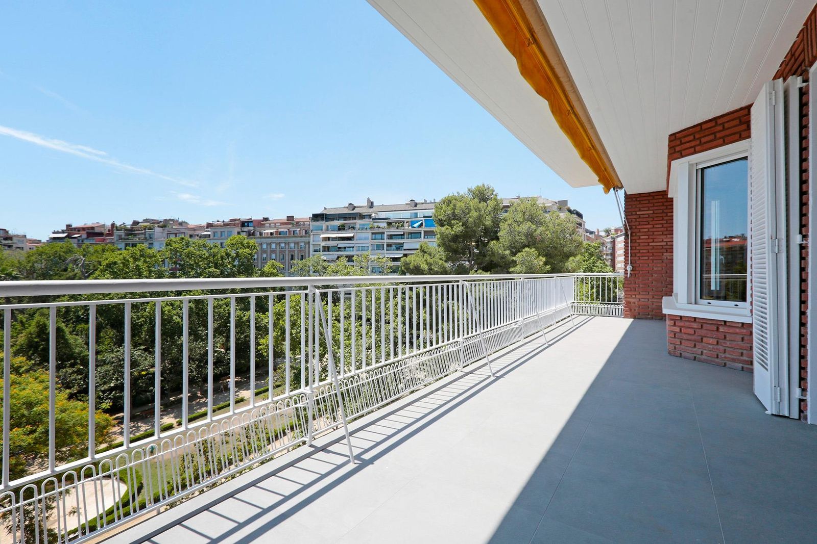 Apartamento de 6 dormitorios, 6 baños y 600m² en venta en Turó Park, Barcelona - foto 3 de 50