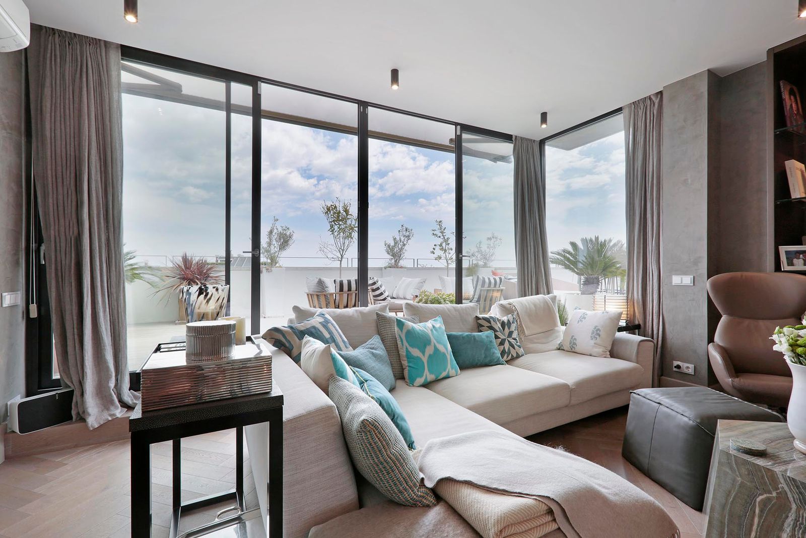 3-bedroom, 4-bathroom 240m² penthouse for sale in Pedralbes, Barcelona - photo 17 of 48