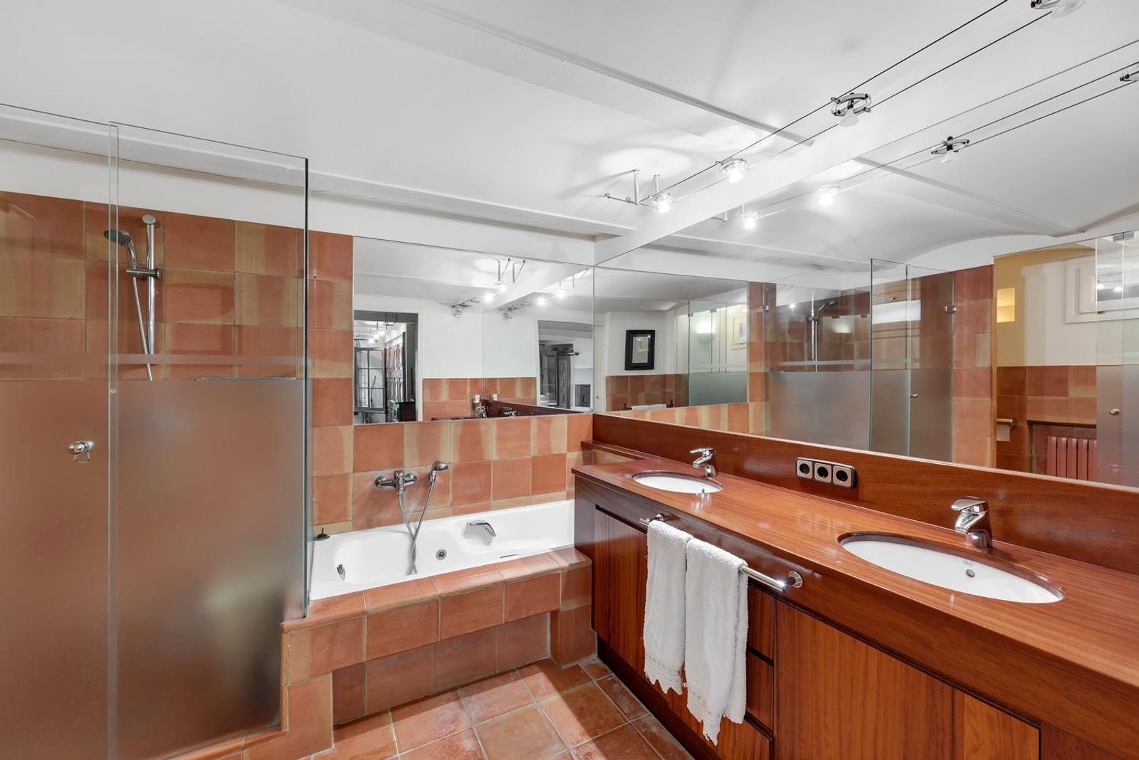 Casa de 6 dormitorios, 6 baños y 450m² en venta en Llafranc, Palafrugell - foto 24 de 50