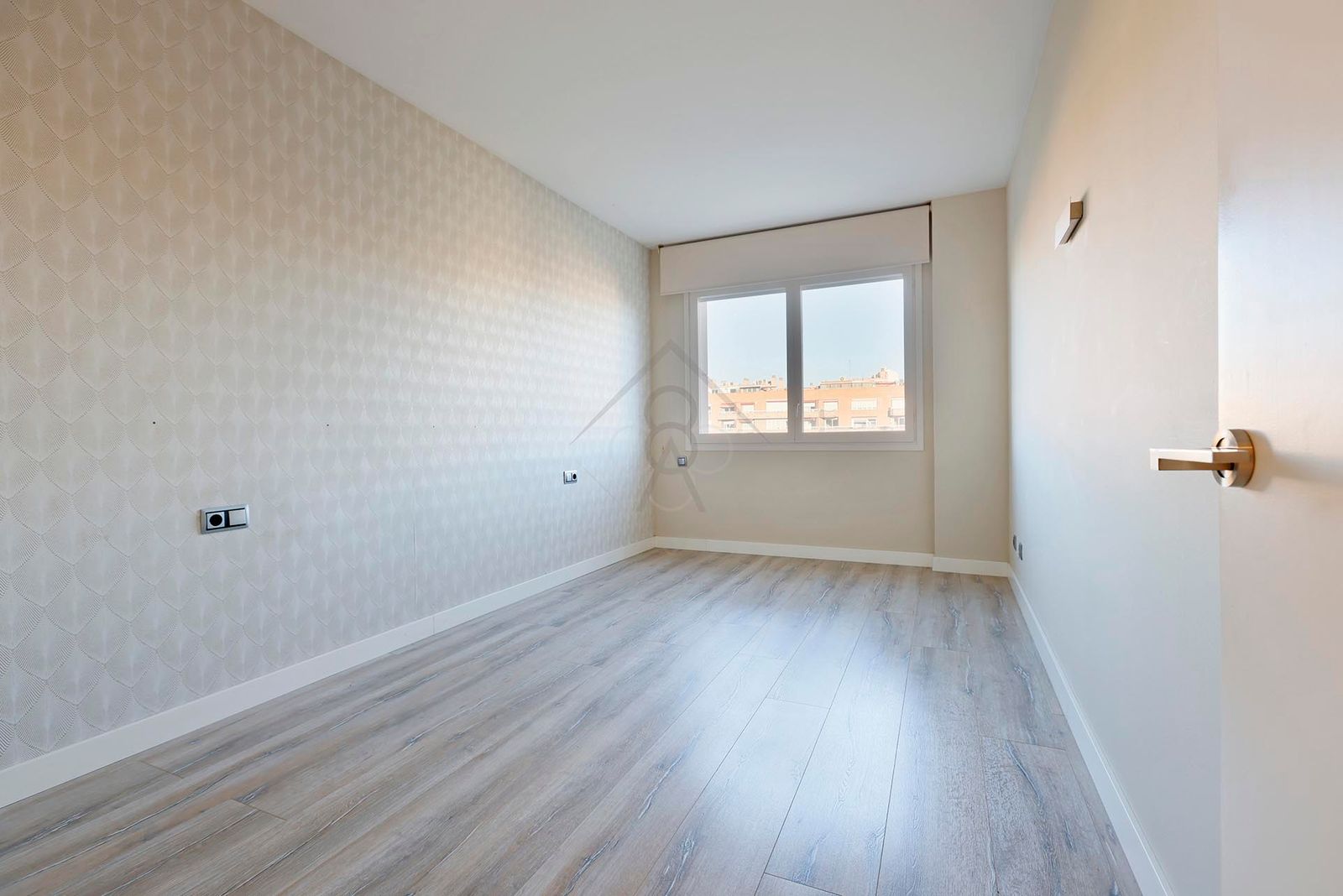 Piso de 3 dormitorios, 3 baños y 130m² en alquiler de temporada en Les Corts, Barcelona - foto 25 de 27