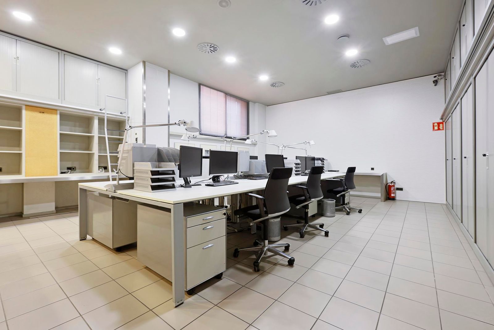 Oficina de 4 dormitorios, 2 baños y 170m² en alquiler en Les Tres Torres, Barcelona - foto 3 de 29