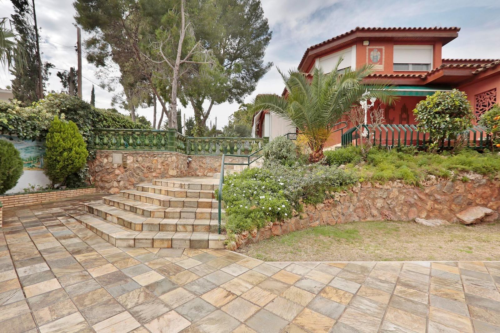 Casa de 6 dormitorios, 4 baños y 320m² en venta en Roda de Berà, Roda de Berà - foto 9 de 43