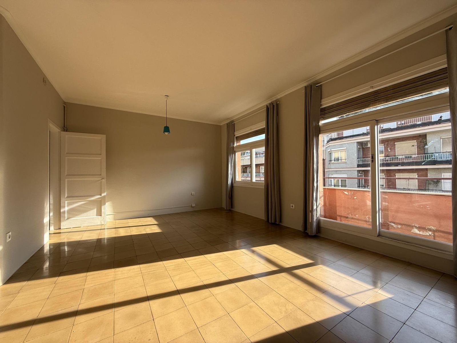 Apartamento de 3 dormitorios, 2 baños y 68m² en venta en Eixample, Barcelona - foto 3 de 20