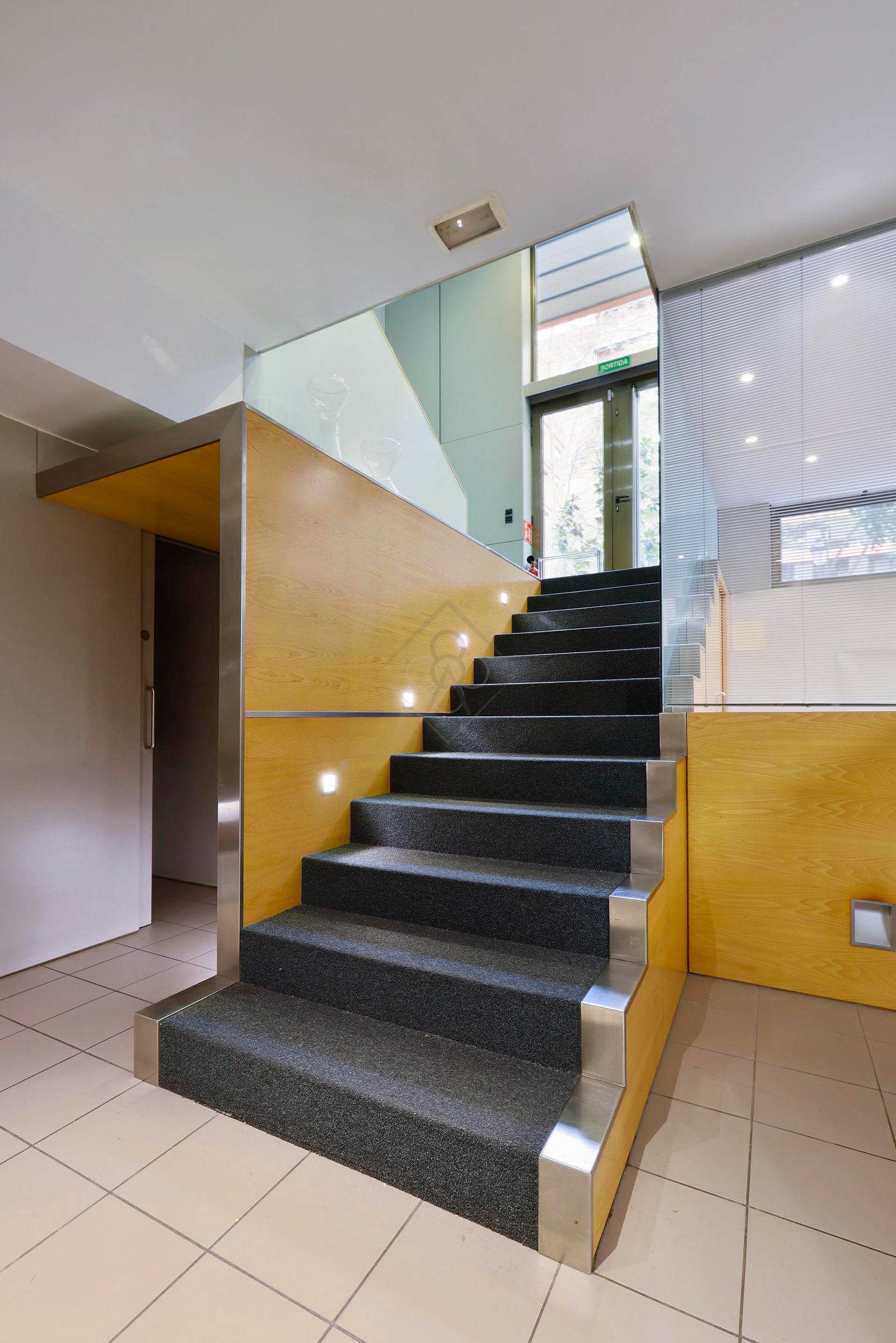 Oficina de 4 dormitorios, 2 baños y 170m² en alquiler en Les Tres Torres, Barcelona - foto 28 de 29