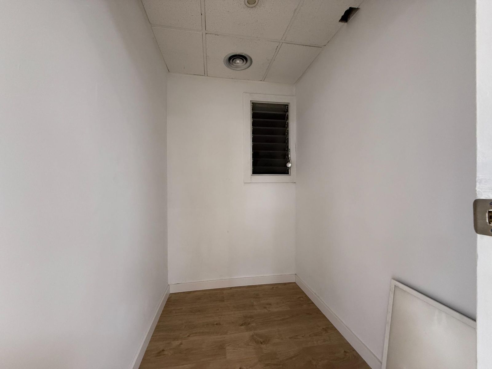 Oficina de 4 dormitorios, 3 baños y 253m² en alquiler en Eixample, Barcelona - foto 9 de 10