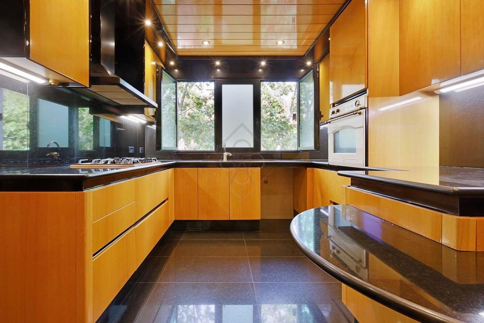 Piso de 5 dormitorios, 4 baños y 285m² en venta en Turó Park, Barcelona  - foto 14 de 45