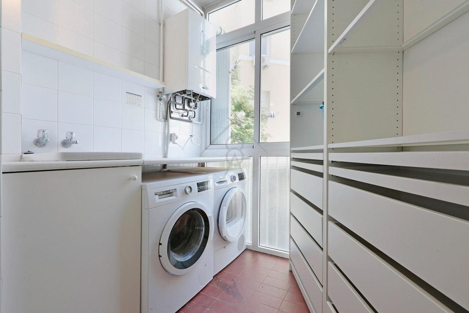 Apartamento de 4 dormitorios, 2 baños y 150m² en venta en Les Tres Torres, Barcelona - foto 29 de 30