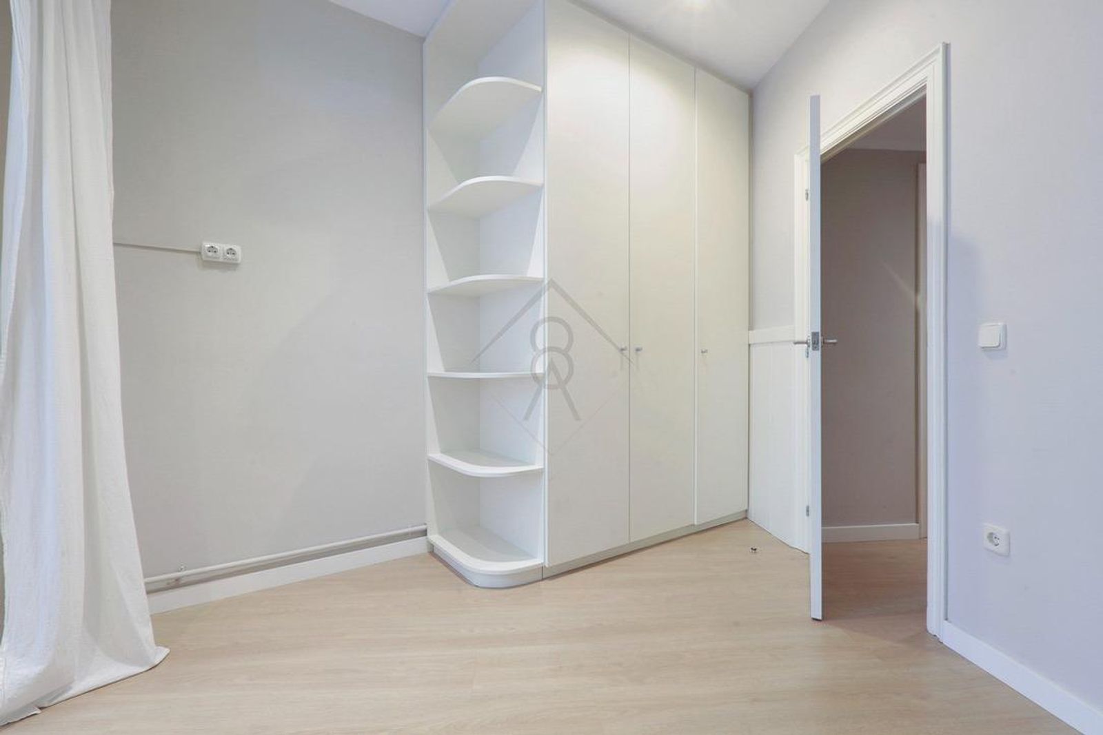 Apartamento de 4 dormitorios, 2 baños y 150m² en venta en Les Tres Torres, Barcelona - foto 30 de 30