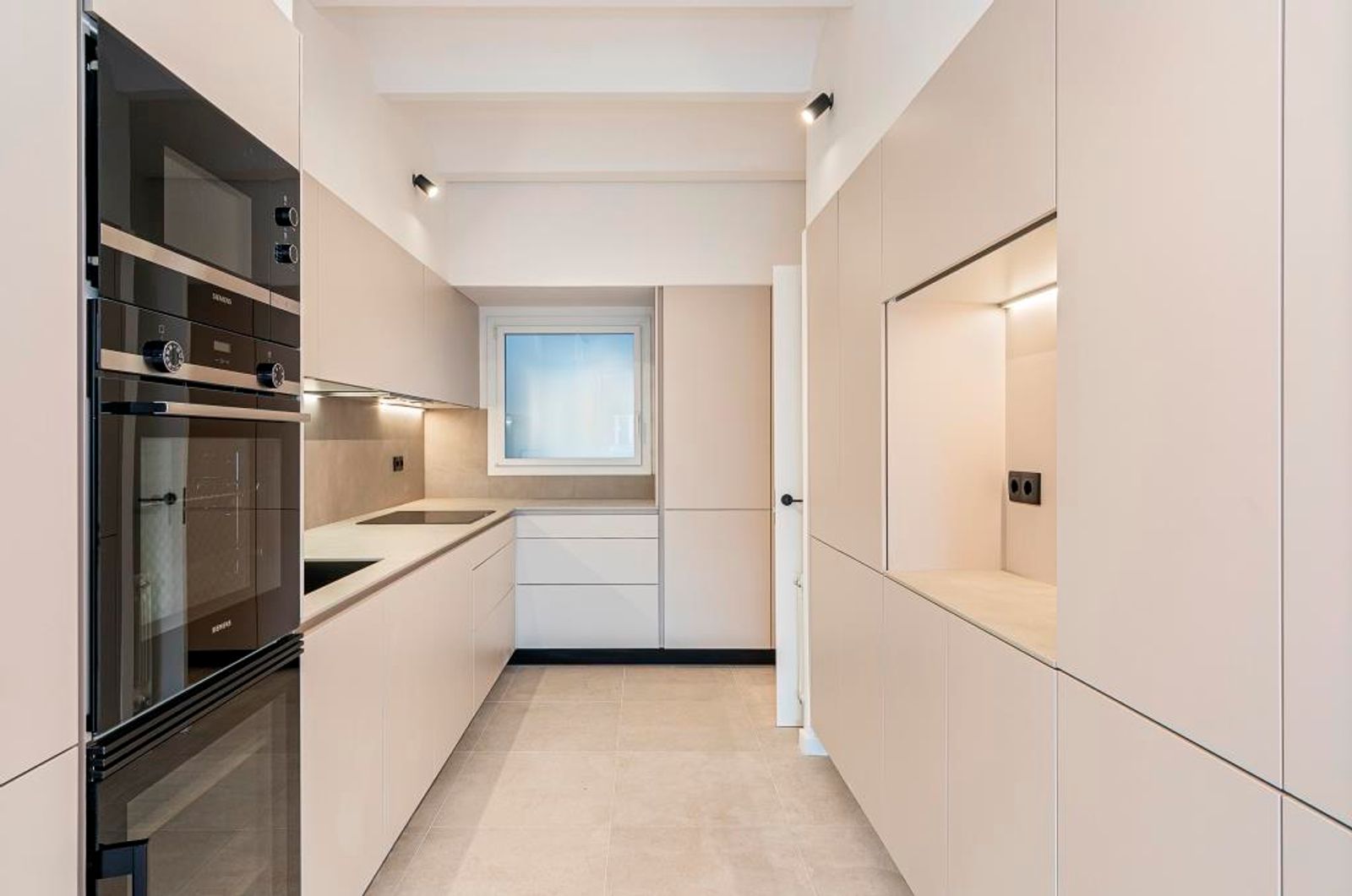 Piso de 4 dormitorios, 2 baños y 152m² en venta en Les Corts, Barcelona - foto 9 de 43