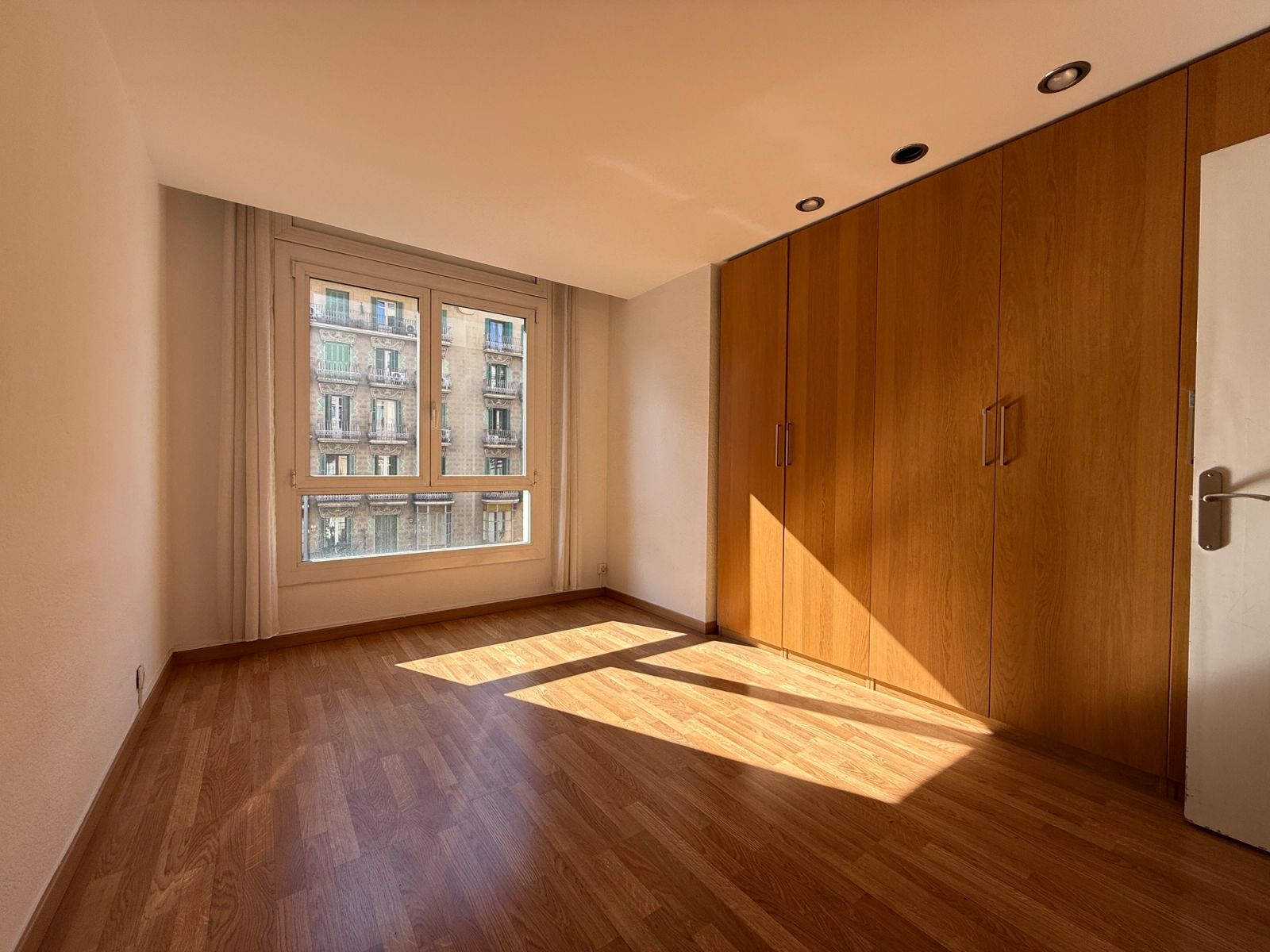 Piso de 4 dormitorios, 2 baños y 96m² en venta en Eixample, Barcelona - foto 16 de 30