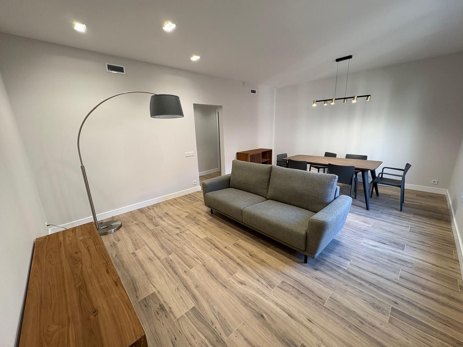 Piso de 4 dormitorios, 2 baños y 140m² en venta en Eixample, Barcelona - foto 4 de 37