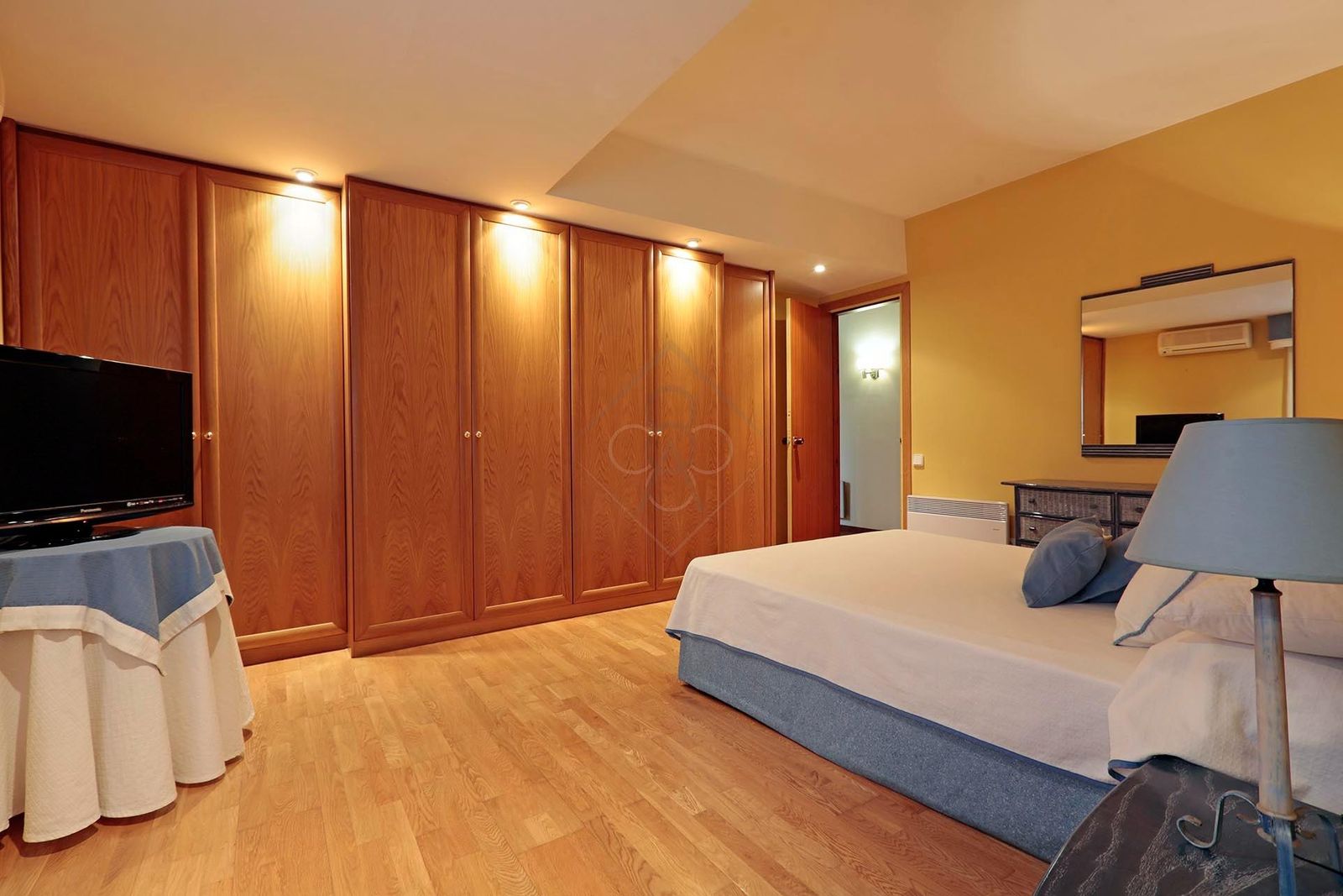 Casa de 6 dormitorios, 4 baños y 320m² en venta en Roda de Berà, Roda de Berà - foto 32 de 43