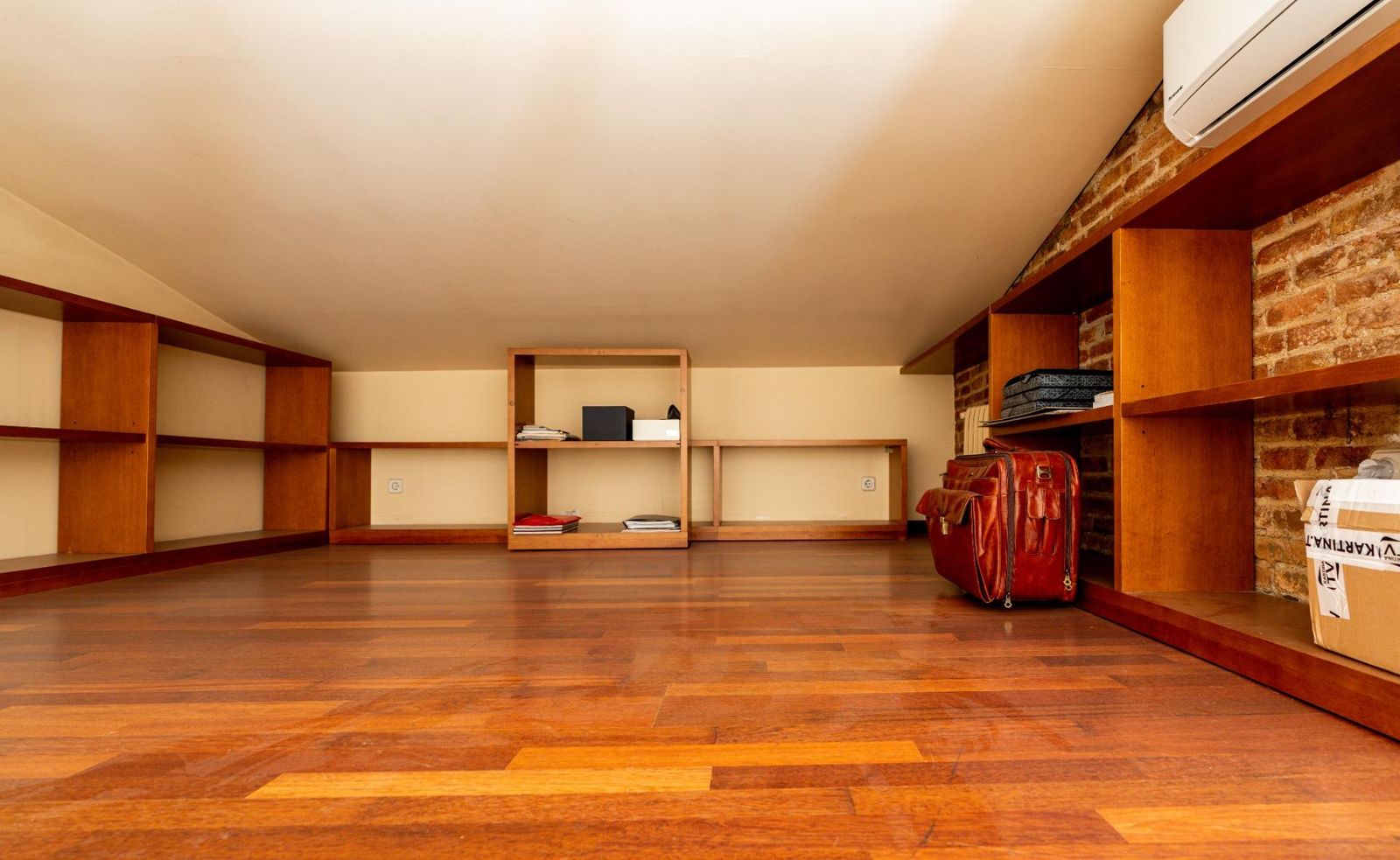 Casa de 4 dormitorios, 4 baños y 237m² en alquiler en Pedralbes, Barcelona - foto 35 de 82