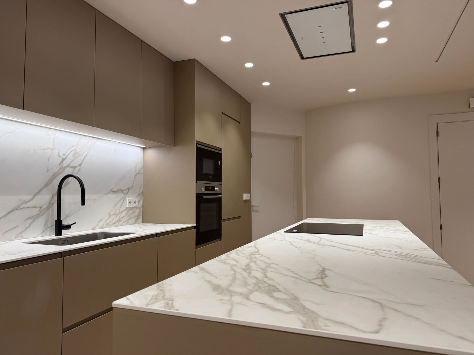 Piso de 4 dormitorios, 3 baños y 212m² en venta en Sant Gervasi, Barcelona - foto 11 de 27