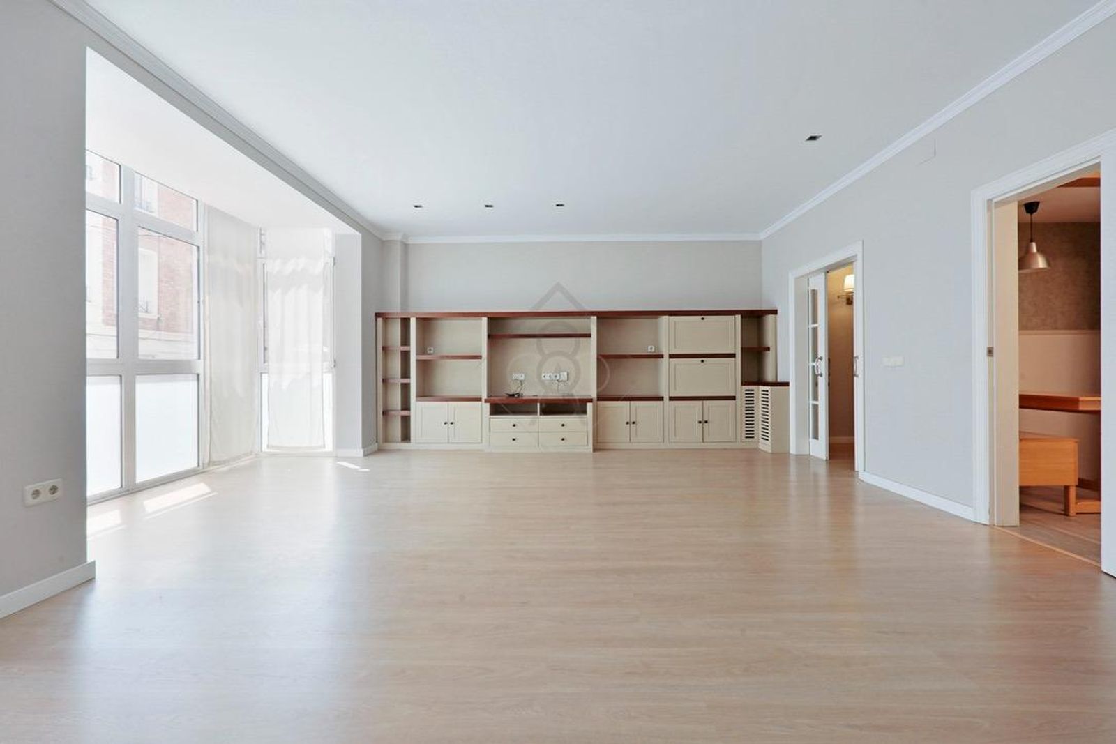 Apartamento de 4 dormitorios, 2 baños y 150m² en venta en Les Tres Torres, Barcelona - foto 4 de 30