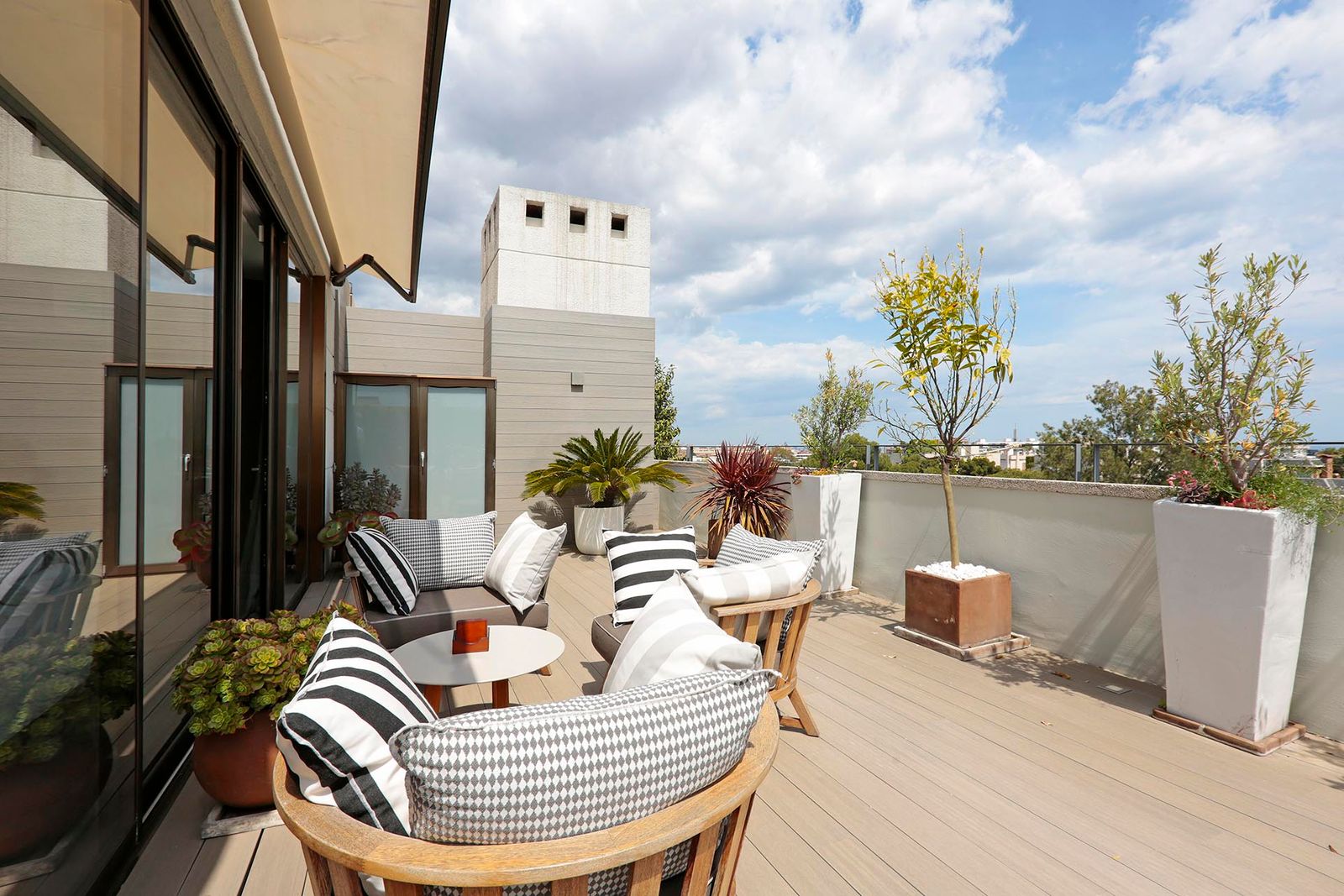 3-bedroom, 4-bathroom 240m² penthouse for sale in Pedralbes, Barcelona - photo 13 of 48
