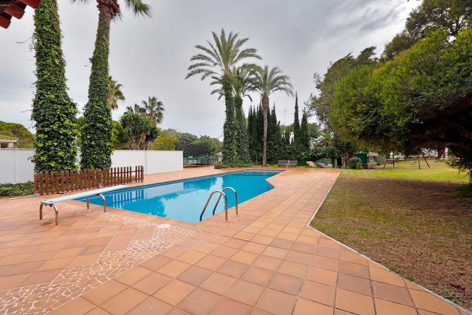 Casa de 6 dormitorios, 4 baños y 320m² en venta en Roda de Berà, Roda de Berà - foto 6 de 43