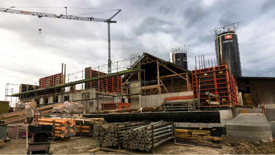 Stark relevers in EBITDA slump in Q2 26