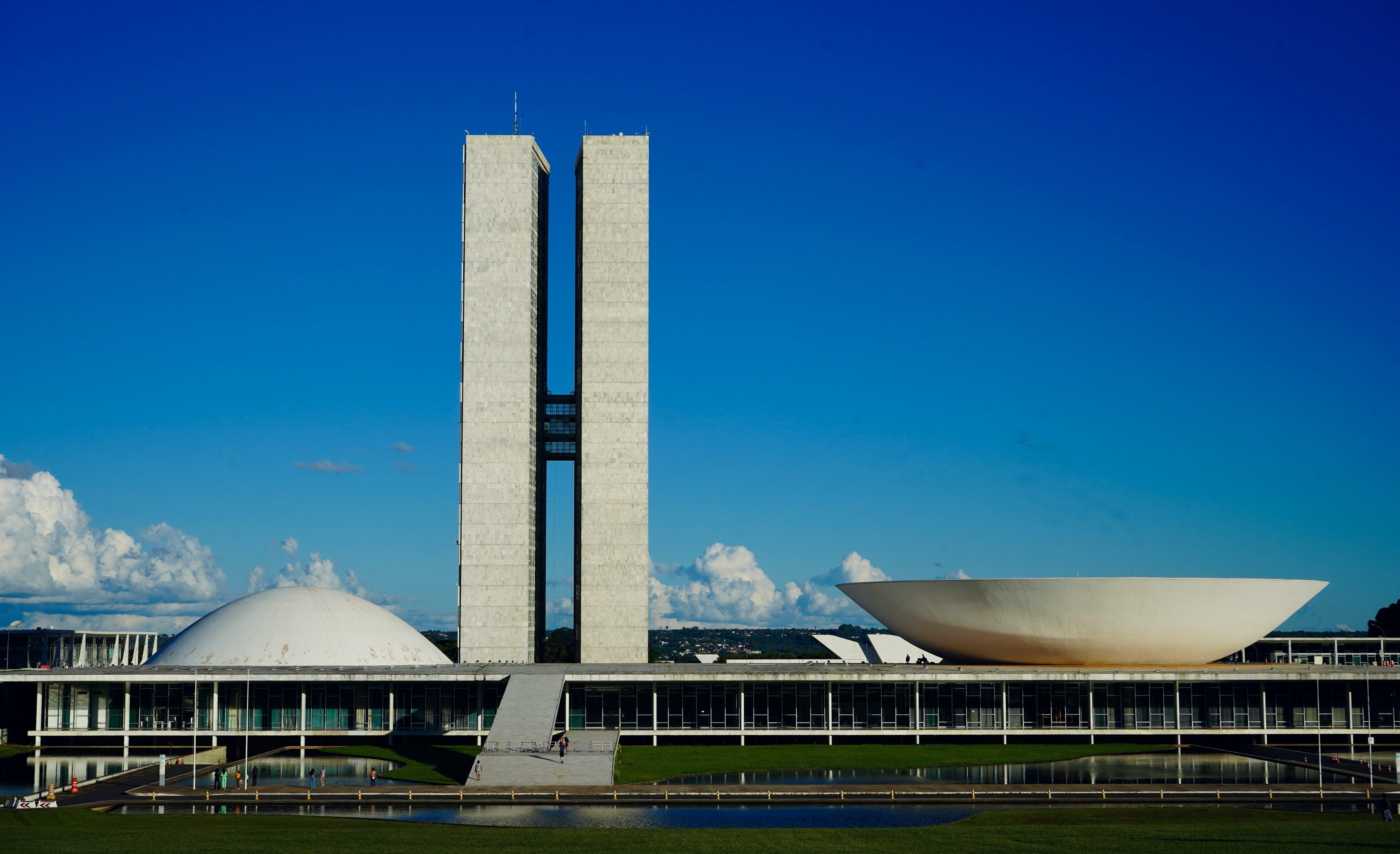 LatAm Weekly — Brazil’s Lula and Bolsonaro tied before runoff