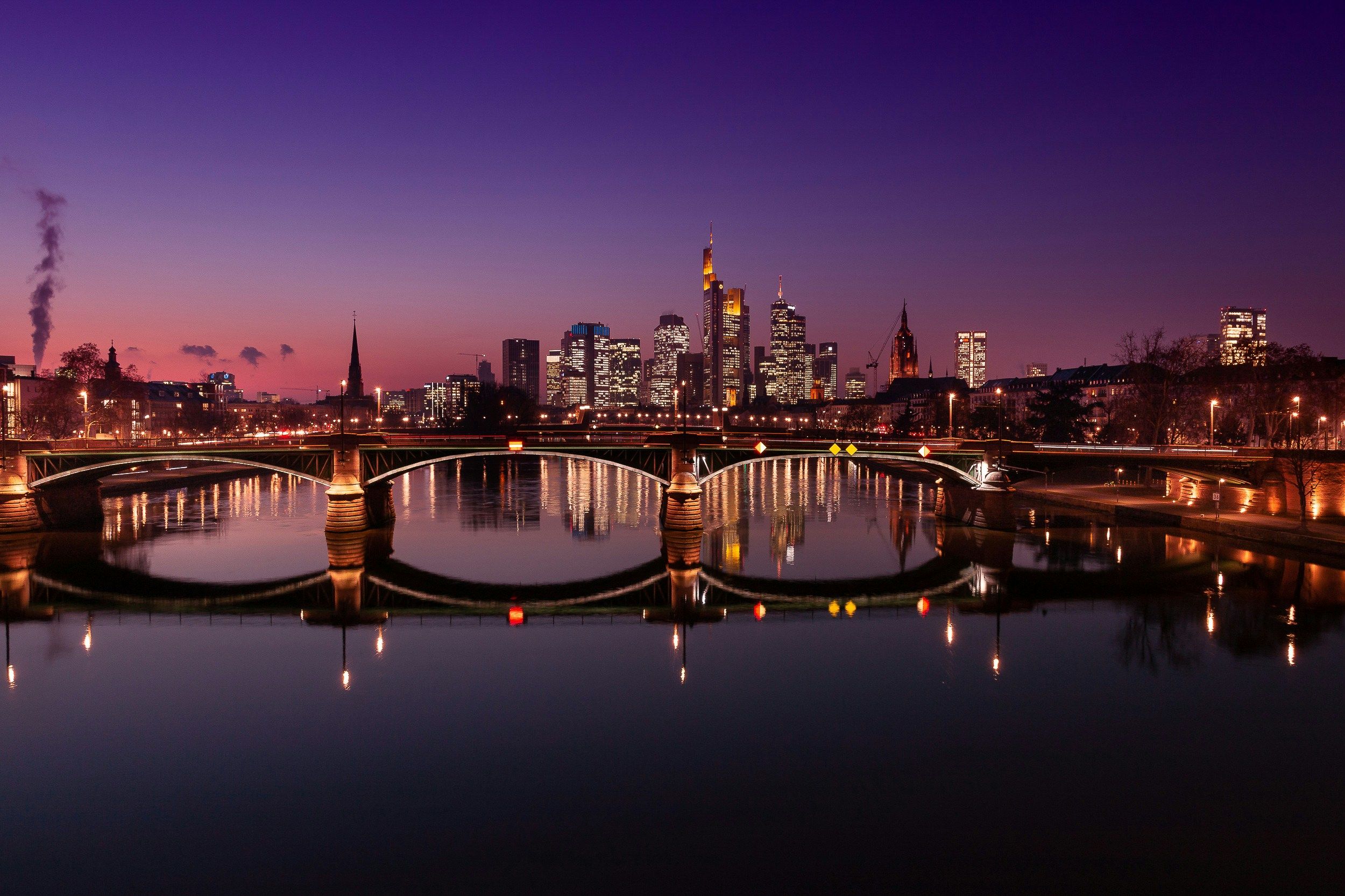 Europe IG Wrap — Financials turn to other currencies, covereds flourish