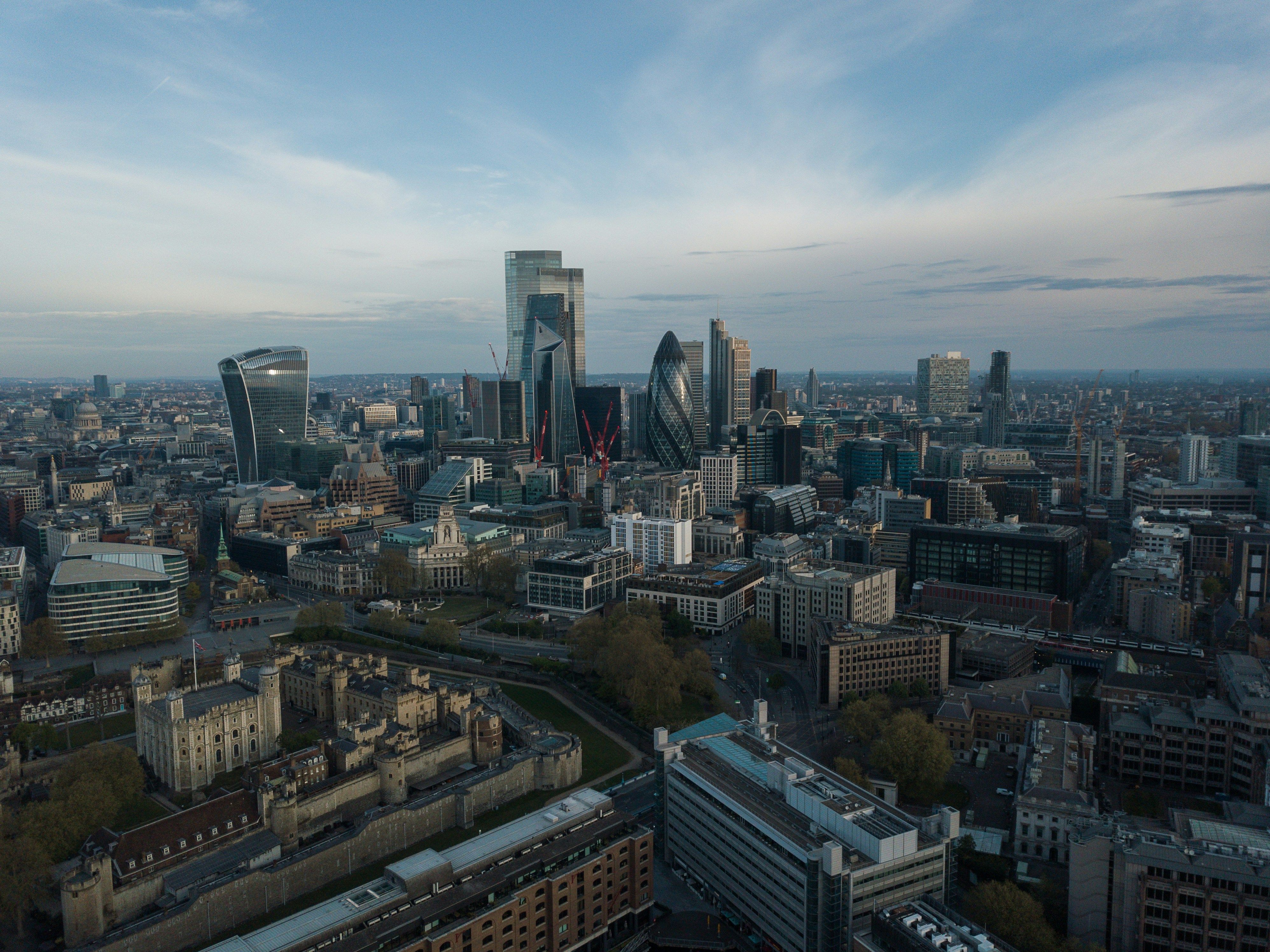 European IG Wrap — Holidays and geopolitics weigh on supply