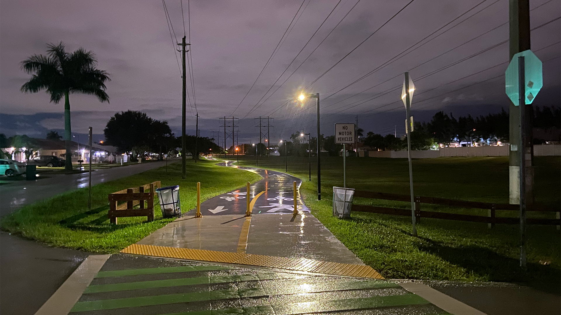 Pathway lighting with FLT SCL2 solar lighting