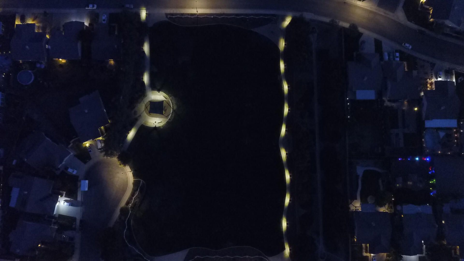 Outdoor pathway lighting