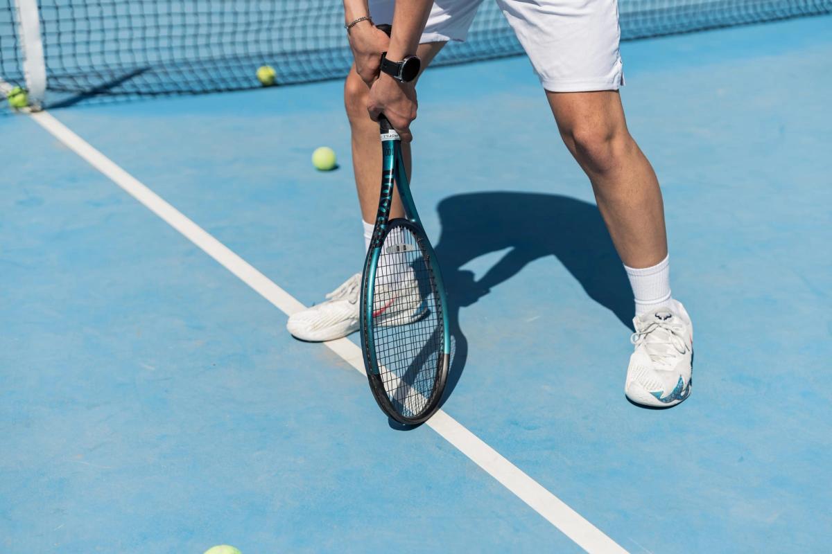 Player ready at the net