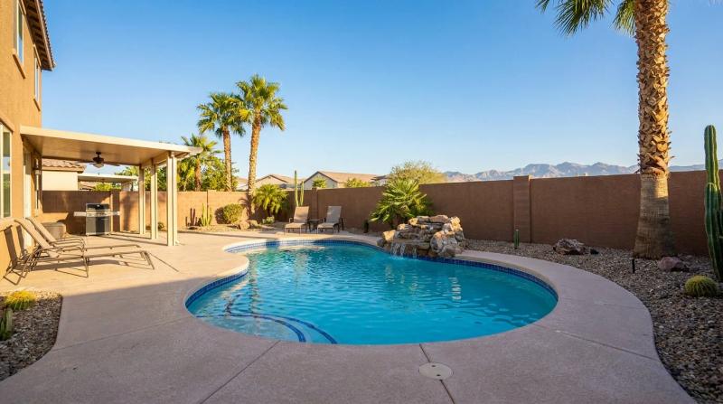 las vegas backyard pool