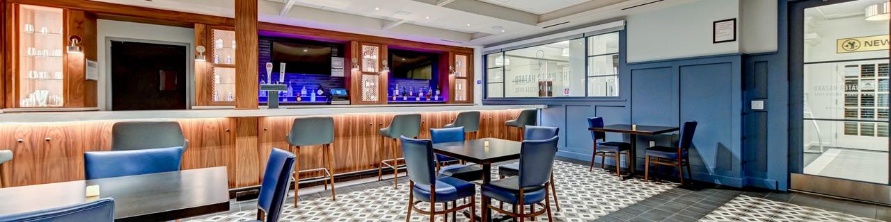 Water Hazard Bar and Lounge at Chelsea Piers Golf Club
