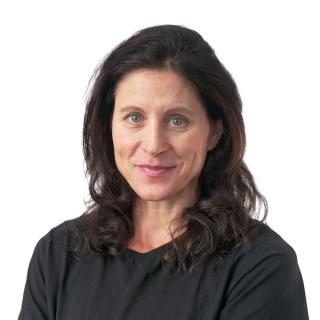 Alana Blahoski Headshot
