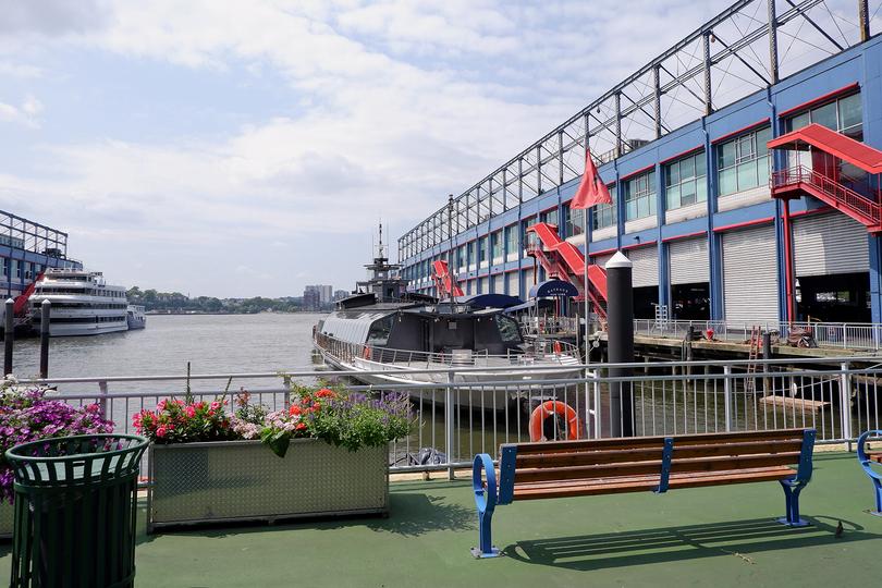 Walking to Chelsea Piers