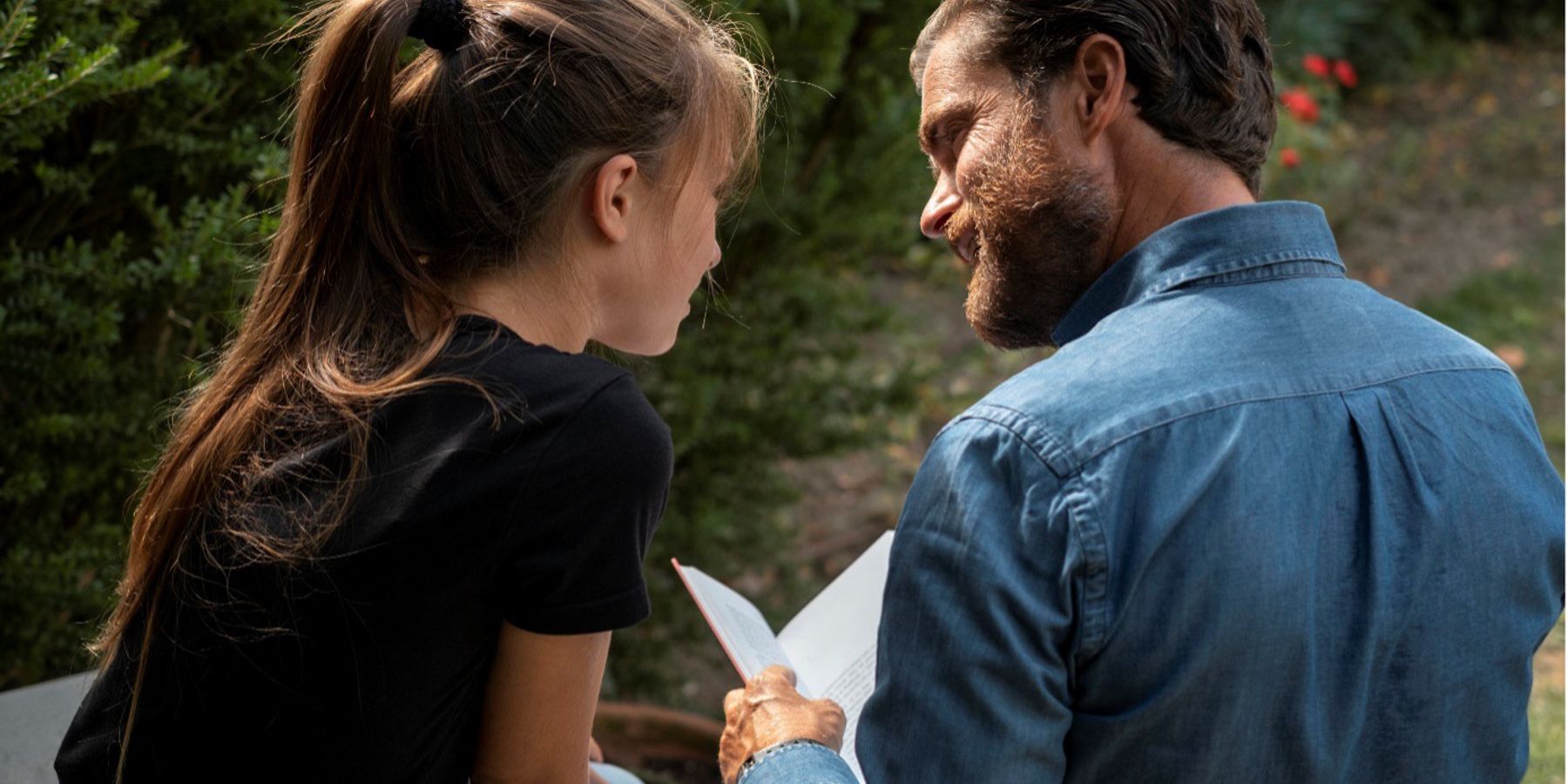 Apa és a lány együtt töltik idejüket