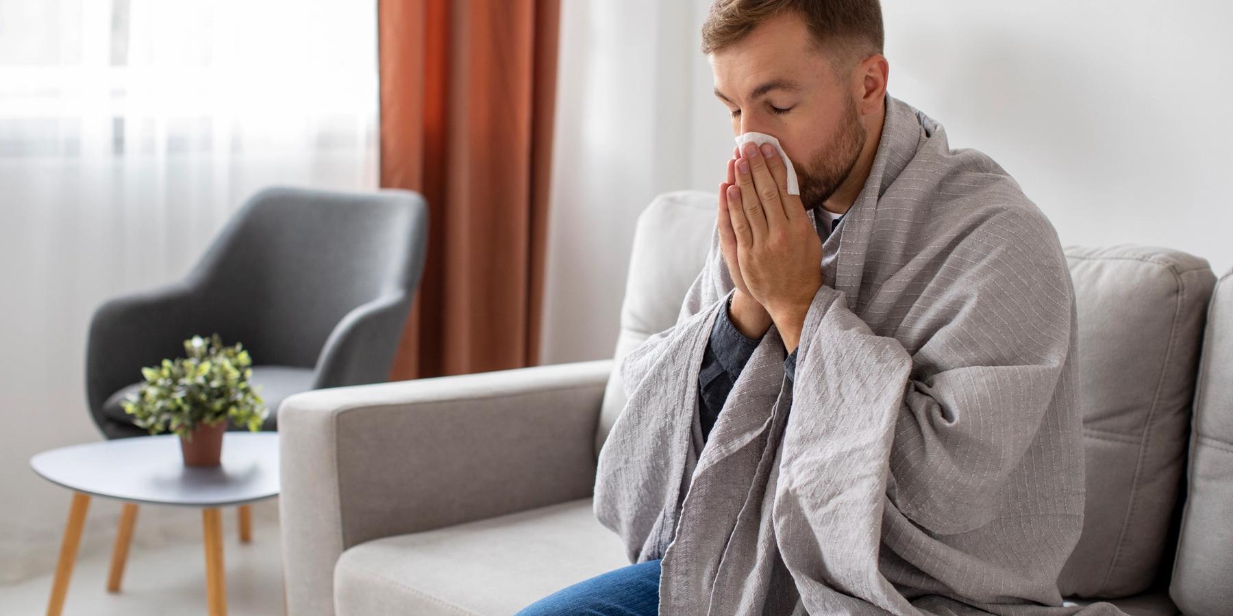Allergiától szenvedő beteg oldalnézetben