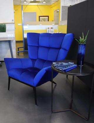 Bright blue Vioski chair
