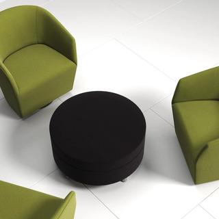 Swerve chair in greeb with black table