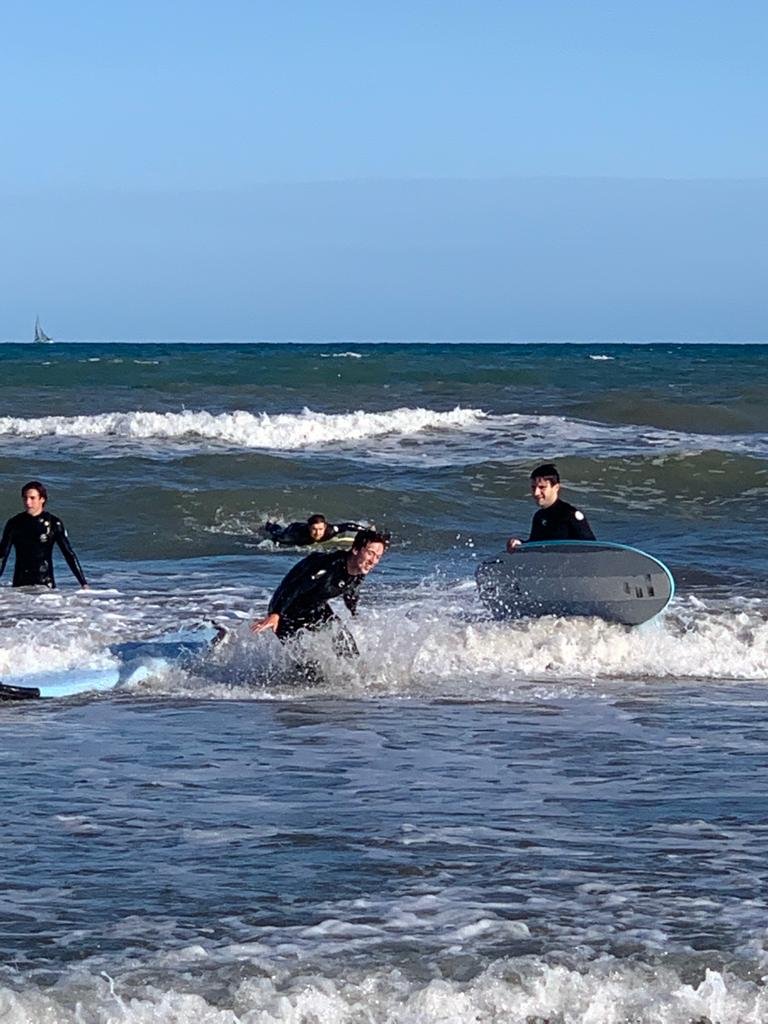 valencia incentive reis teambuilding initiatie surfen