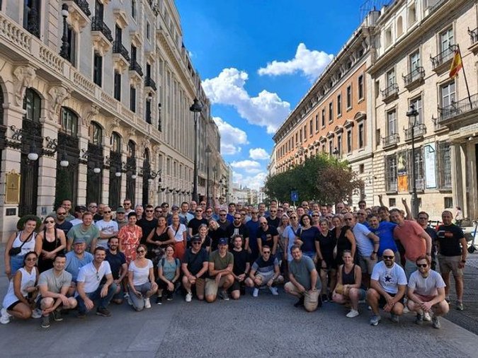 incentive reis Spanje groepsfoto in stadscentrum