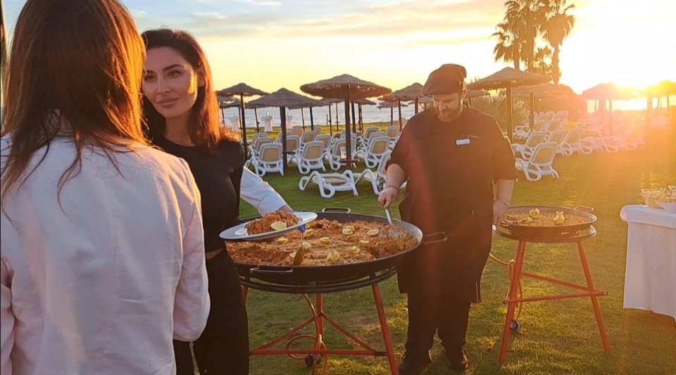 Company trip Malaga paella dinner on the beach