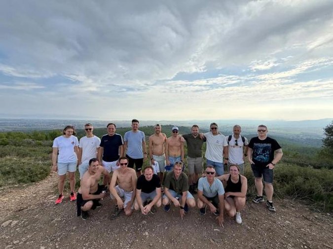 teambuilding activiteit in catalonie wandeling in emporda