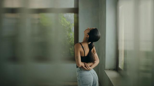 woman back aches - Tirzepatide Body Aches