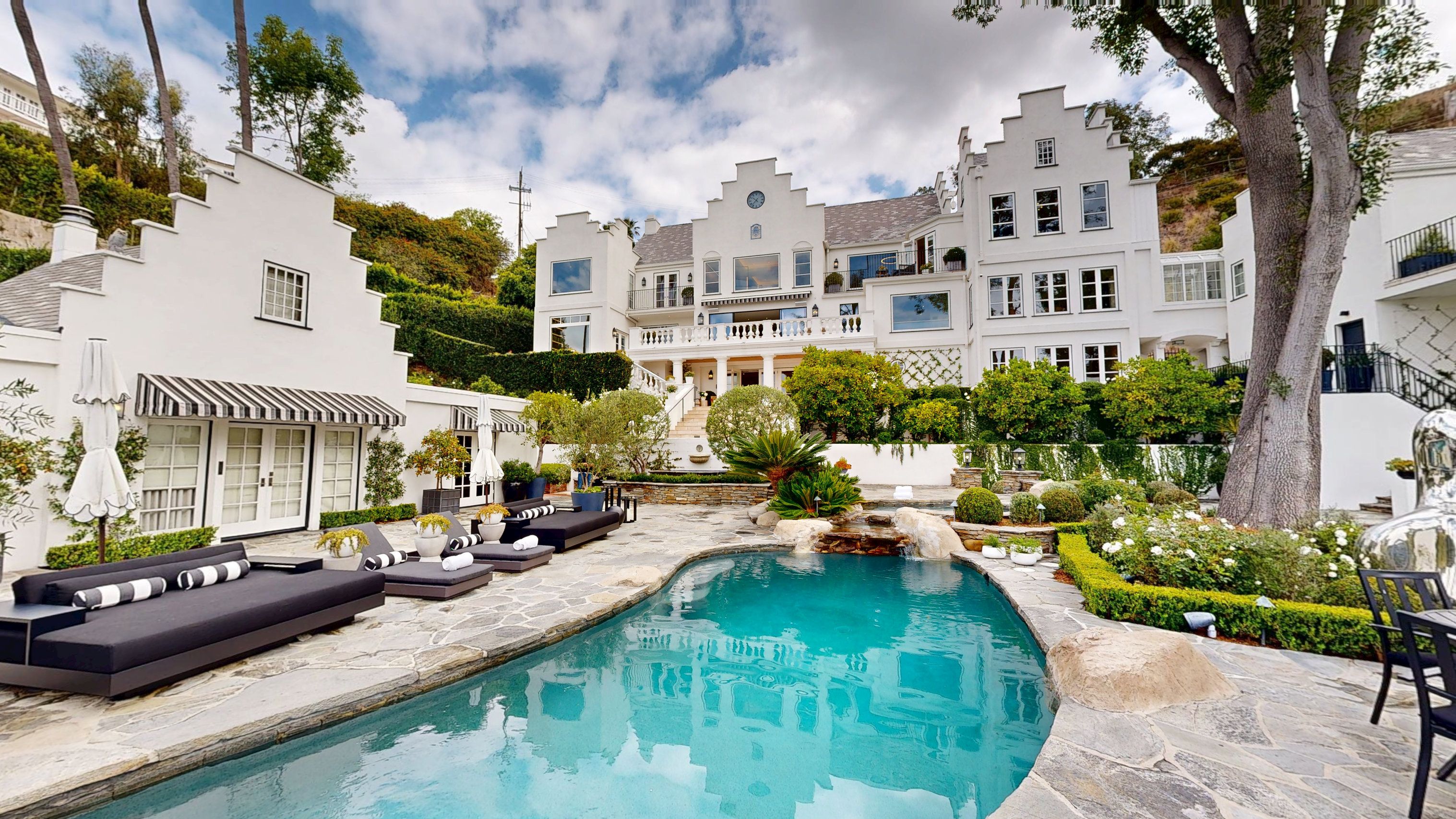 Summitridge Manor