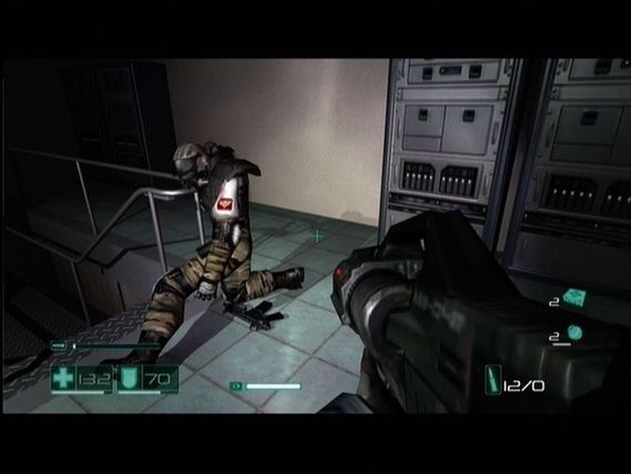 F.E.A.R. screenshot 3