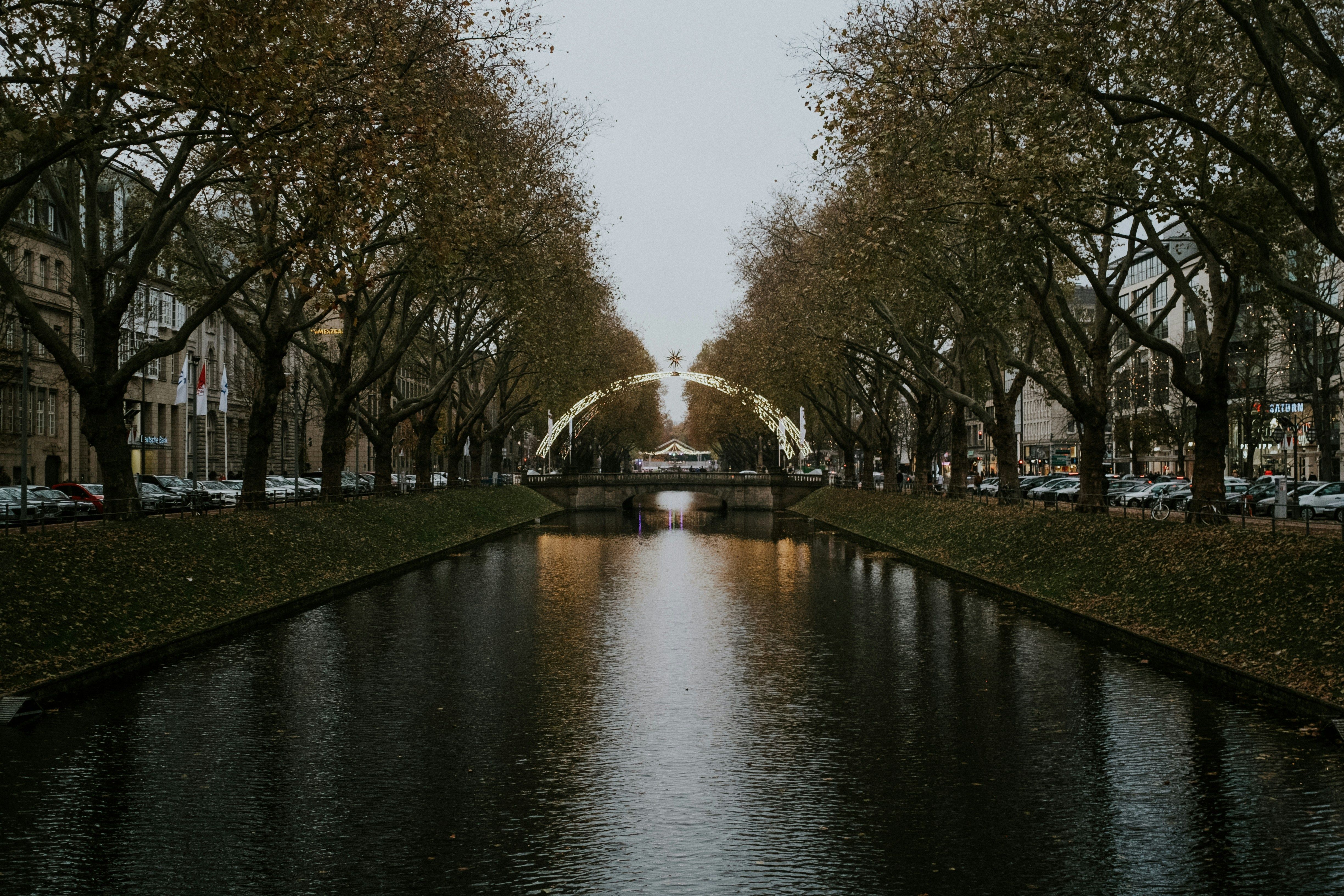 Diseldorf nemacka prikaz grada