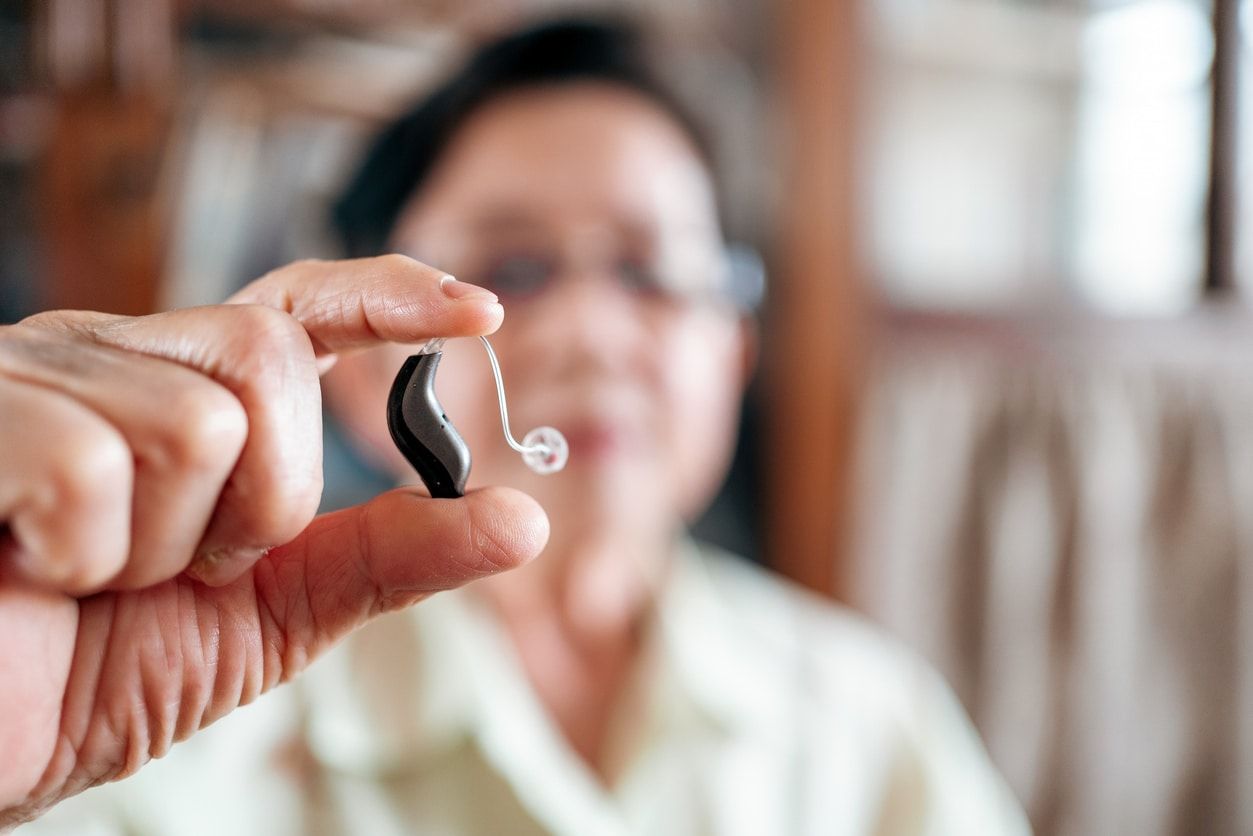 İşitme cihazı ve tinnitus yönetiminde amplifikasyon uygulaması