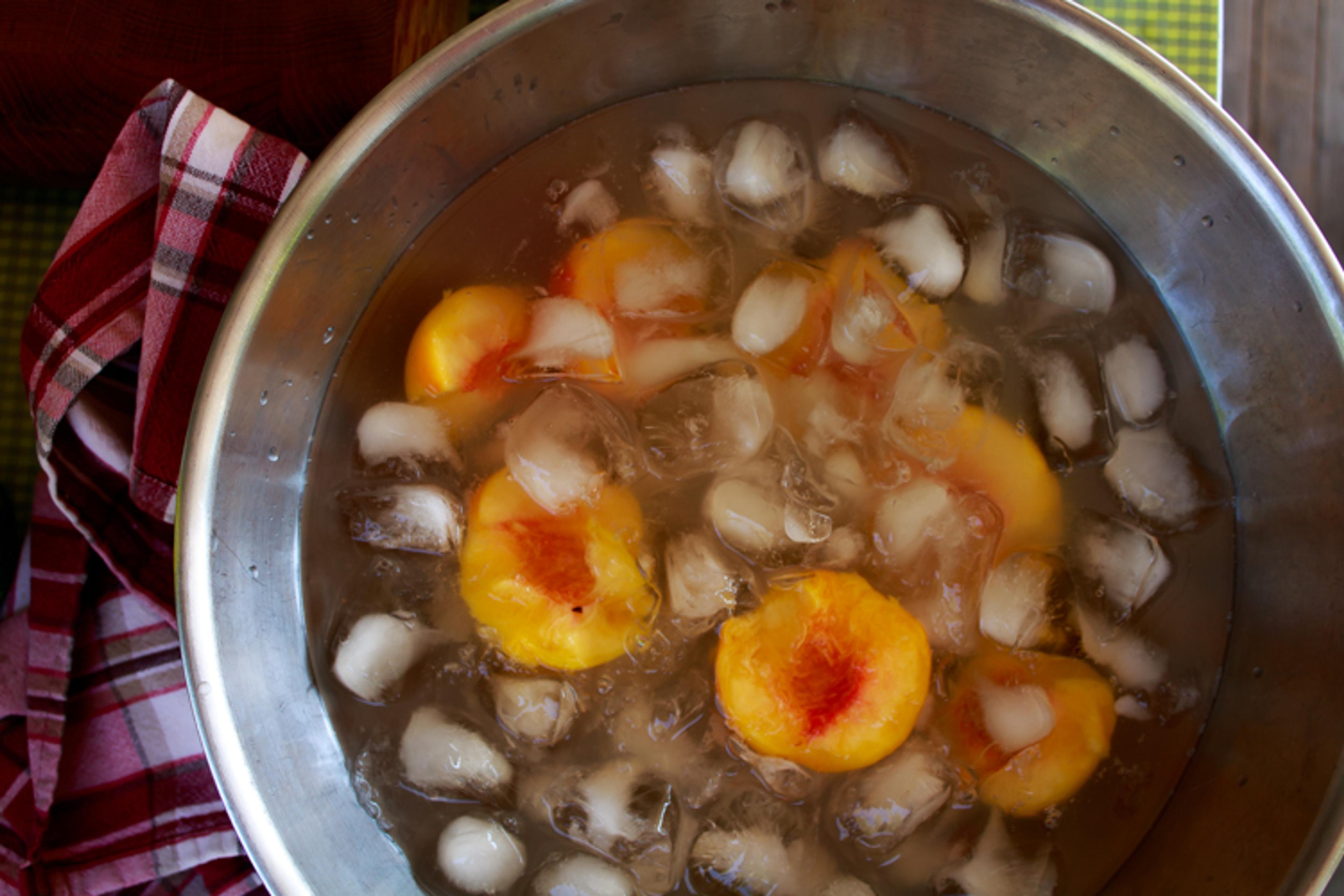 peaches in ice bath