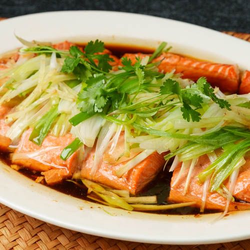 Steamed Salmon (่ธไธๆ้ญ)