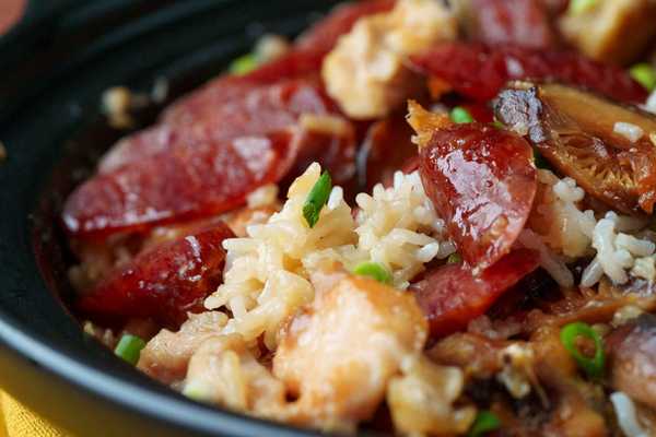 The Best Clay Pot Chicken Rice (鸡肉煲仔饭) - Omnivore's Cookbook