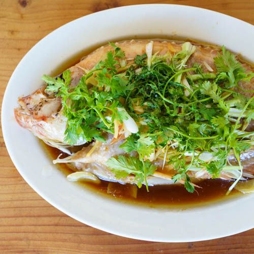 Steamed Fish with Ginger & Scallion (่่ฑ่ธ้ญ)