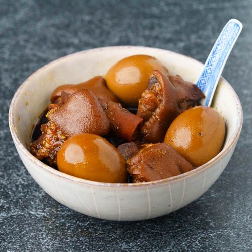 Pork Knuckles in Ginger Vinegar Stew (่ฑฌ่่้)